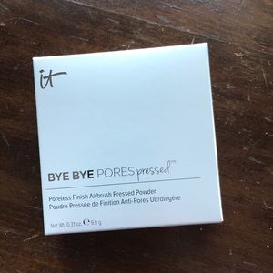 NWT IT Cosmetics Bye Bye Pores Pressed Powder